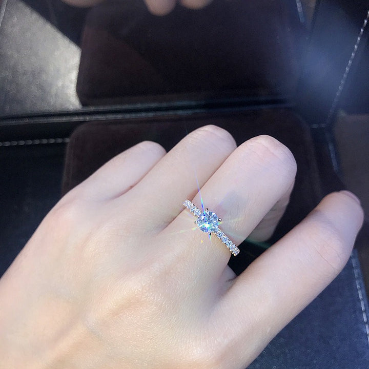 Sparkling Vows 18K Gold Four-Prong Setting Ring