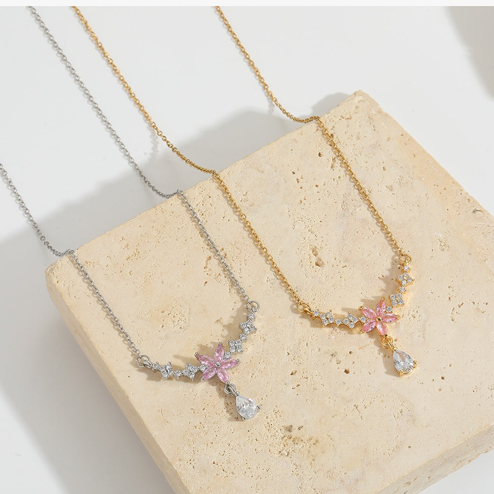 18K Gold Curved Bar Necklace