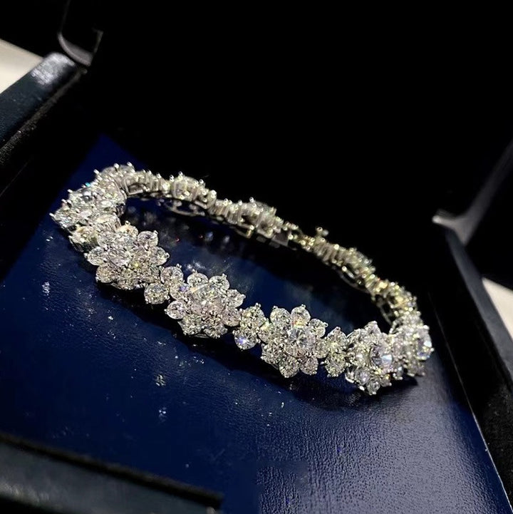 「Sunflower Bloom」Moissanite Cluster Bracelet