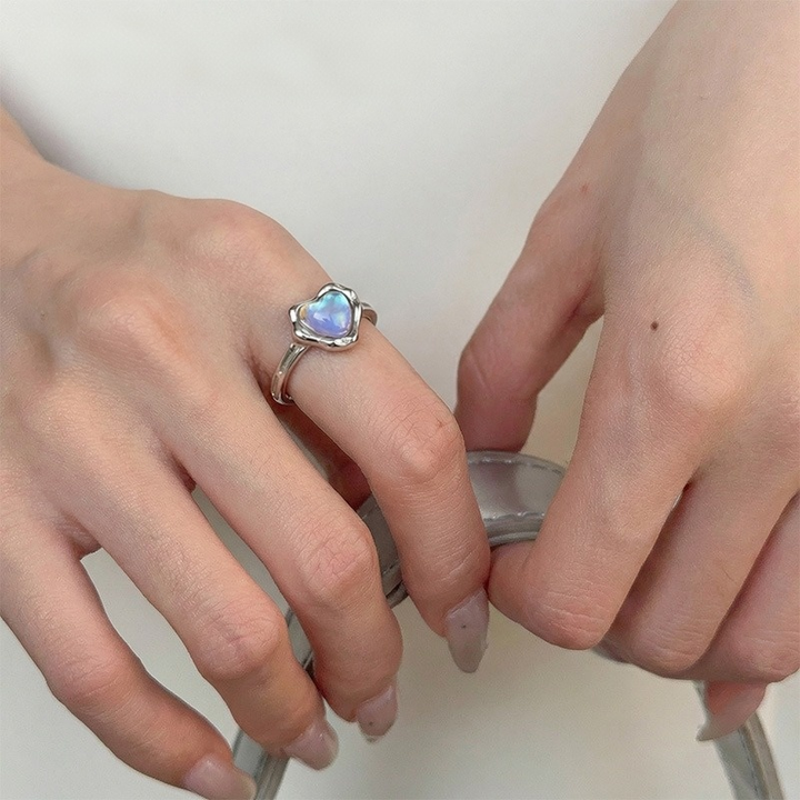 Moonlight Balance Vintage Heart Moonstone Ring