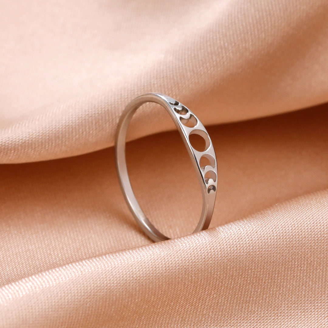 Moon Whisper 18K Gold/White Gold Moon Phase Ring