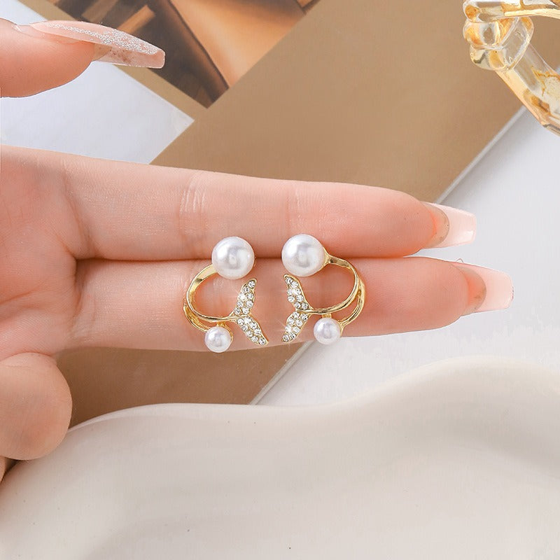 「Mermaid Tail」Layered Pearl & Crystal Stud Earrings
