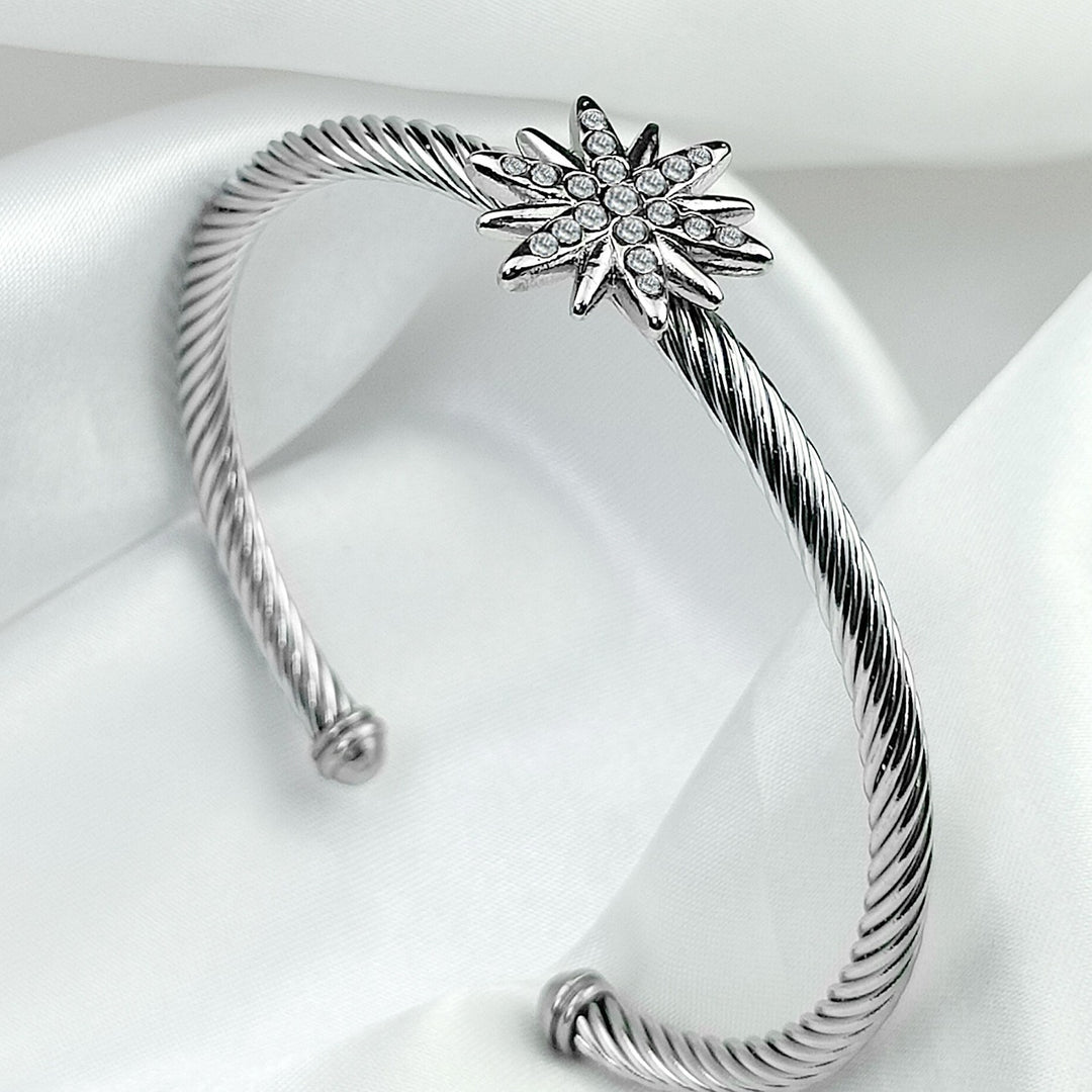 「North Star」Eight-Pointed Star Twisted Cable Cuff Bracelet