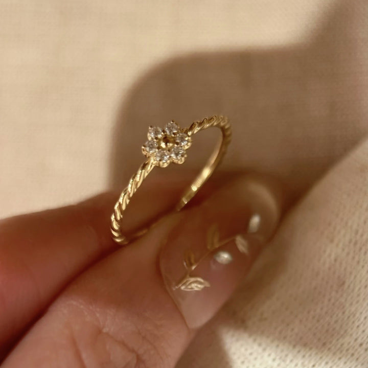 14K Gold Daisy Jewelry Set