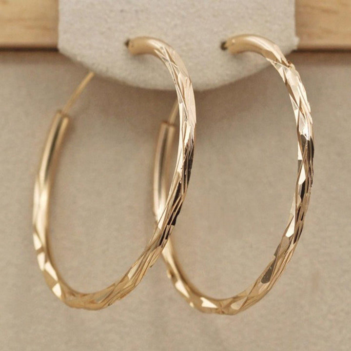 Classic Diamond-Cut Thin Hoop Earrings Minimalist Everyday Elegance