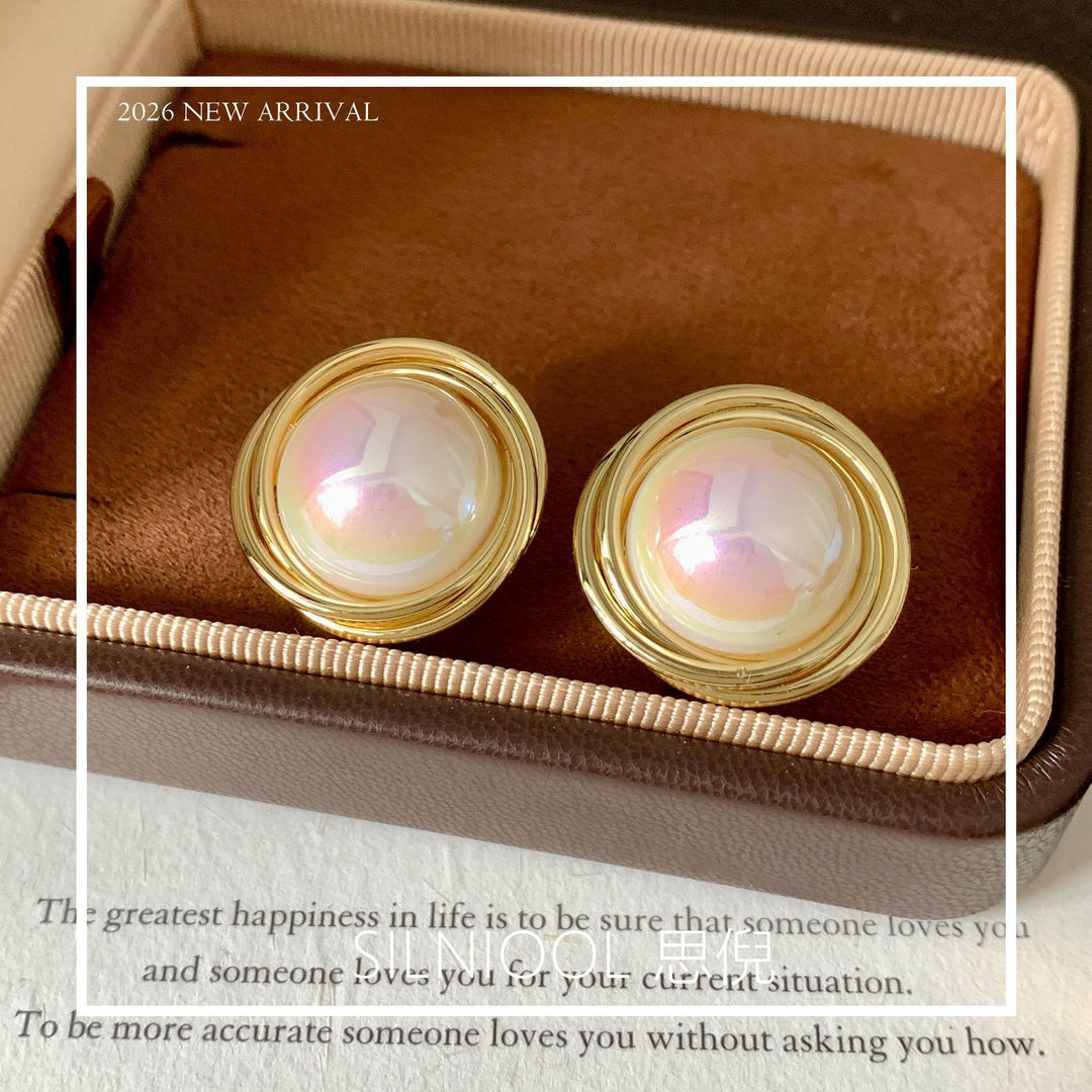 Vintage Iridescent Pearl Stud Earrings
