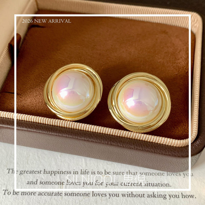 Vintage Iridescent Pearl Stud Earrings