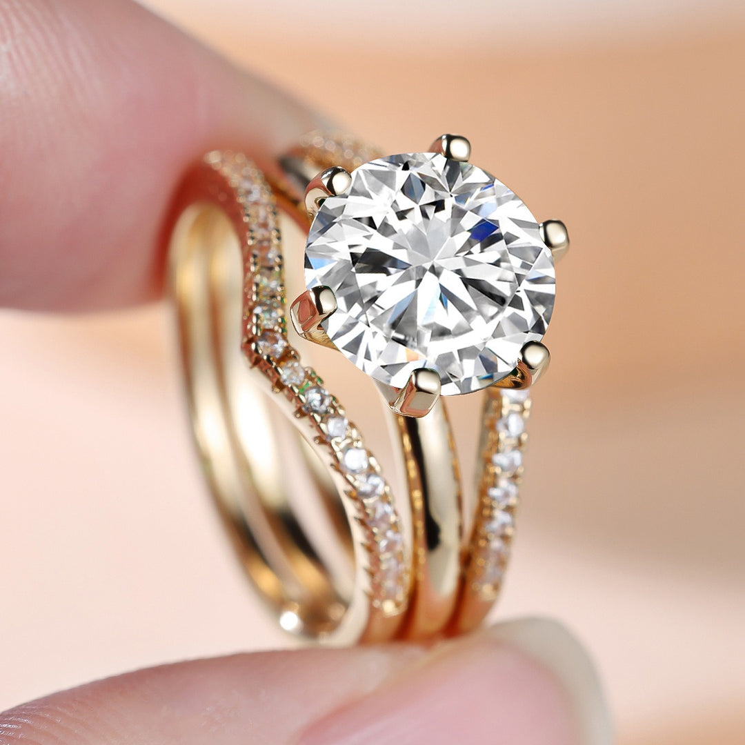 18K Gold Classic Round Cut Bridal Ring Set