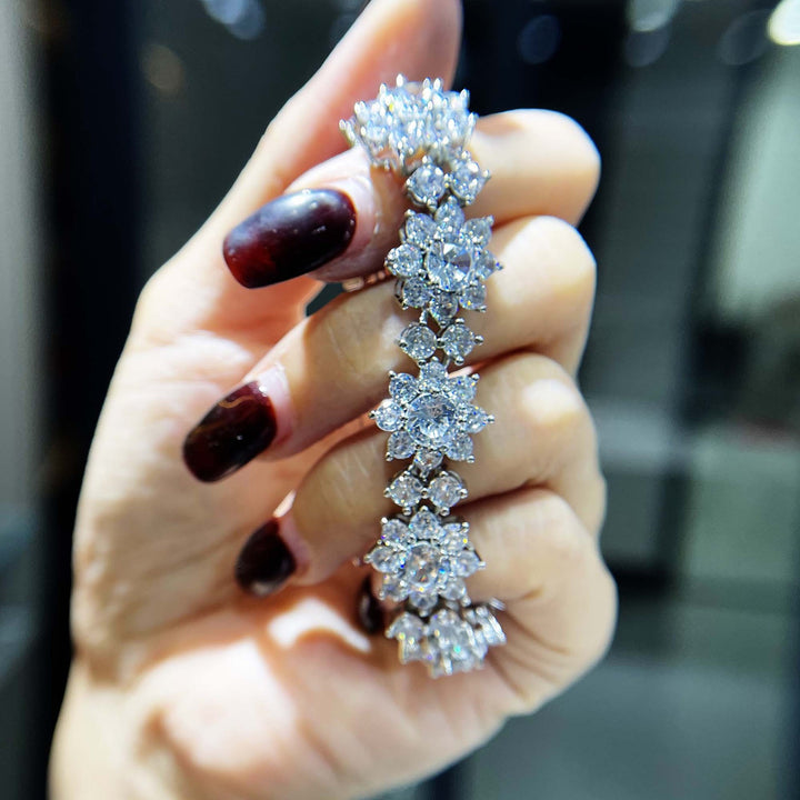 「Sunflower Bloom」Moissanite Cluster Bracelet