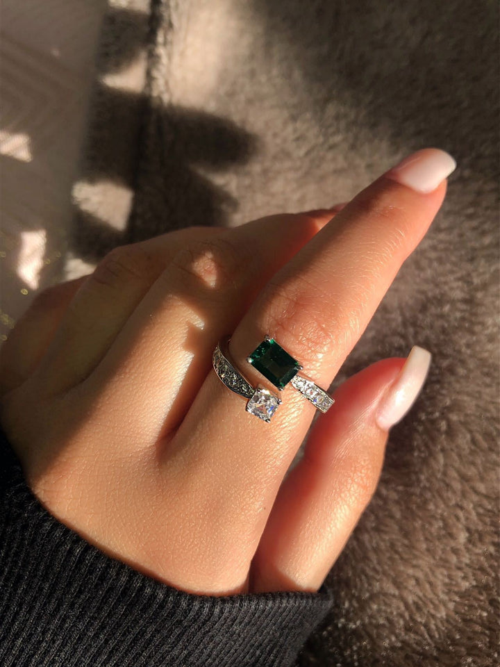 「Dual Stone Glow」Emerald & Asscher Cut Bypass Open Ring