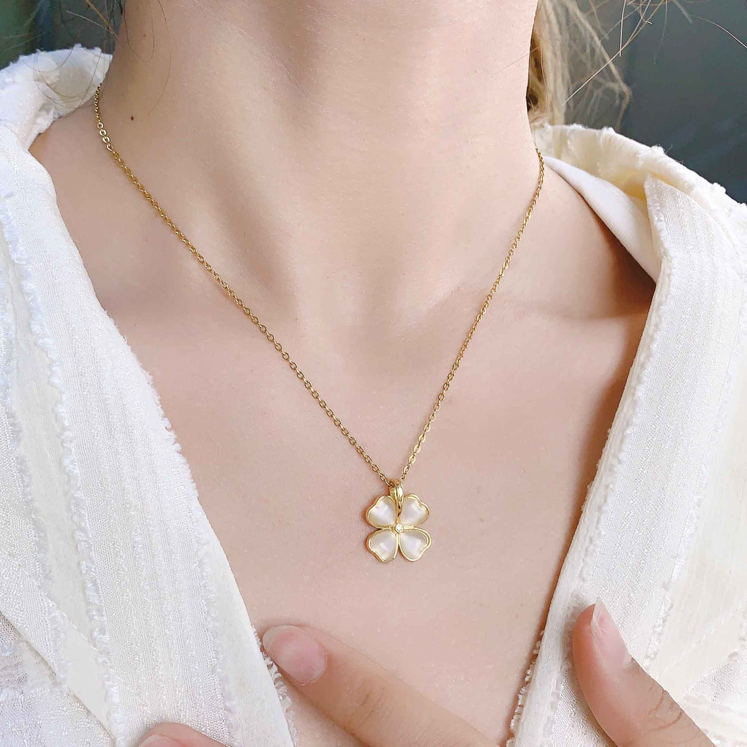 Lucky Four Leaf Clover Cat's Eye Necklace