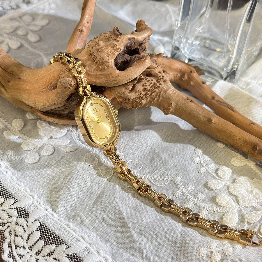 Vintage Oval Chain Ladies Quartz Watch