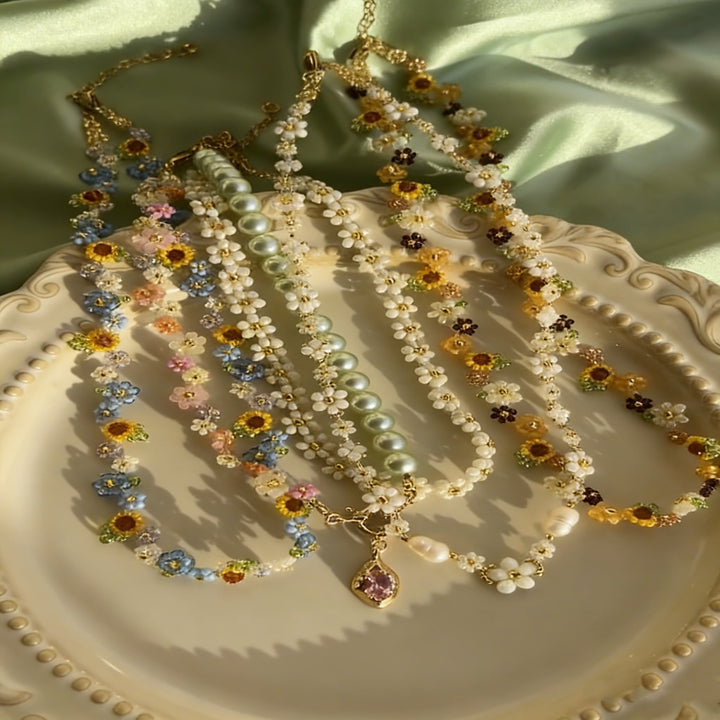 Handmade Daisy Bloom Crystal Beaded Flower Bracelet