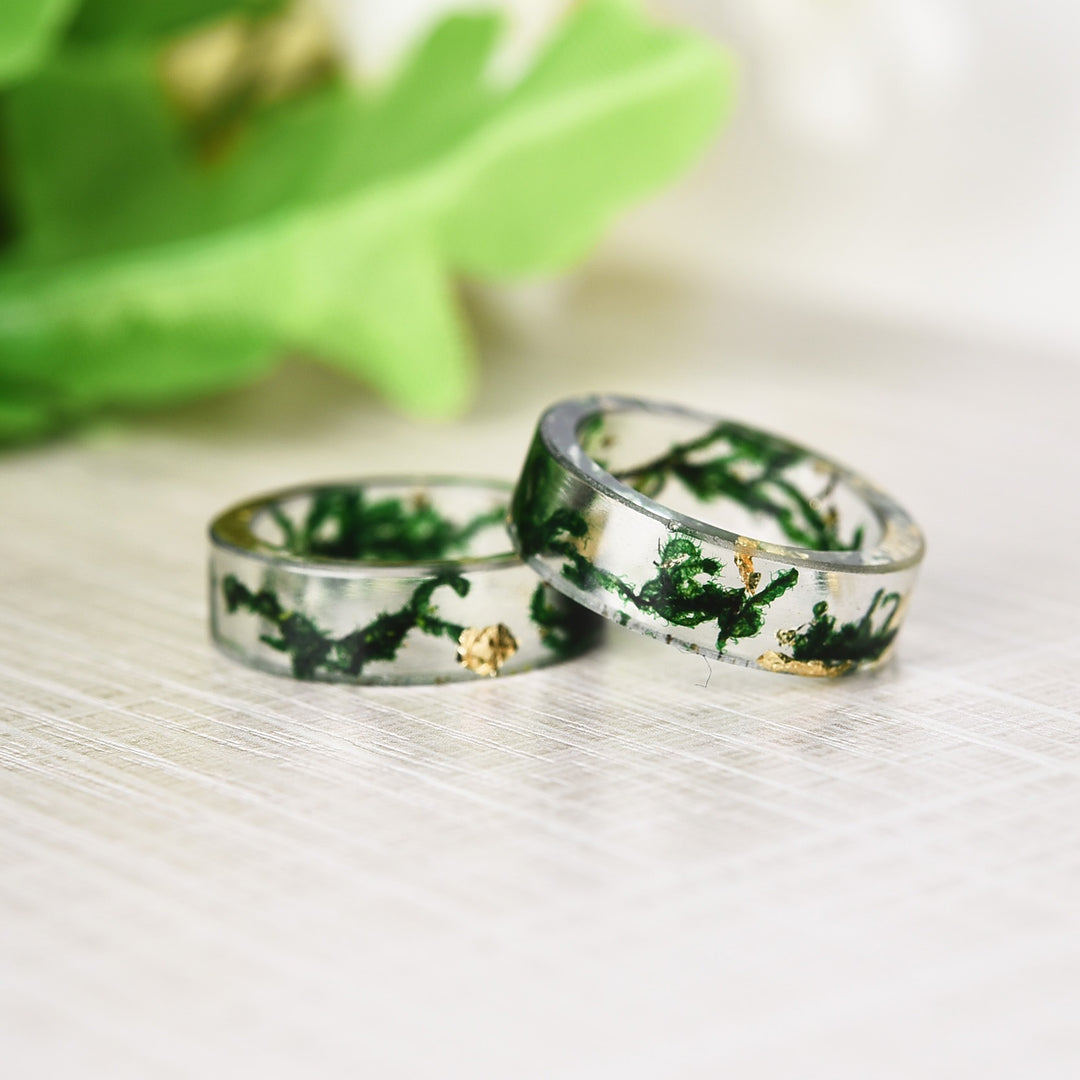 Nature's Imprint · Handmade Resin Ring with Dried Flowers & Gold Foil