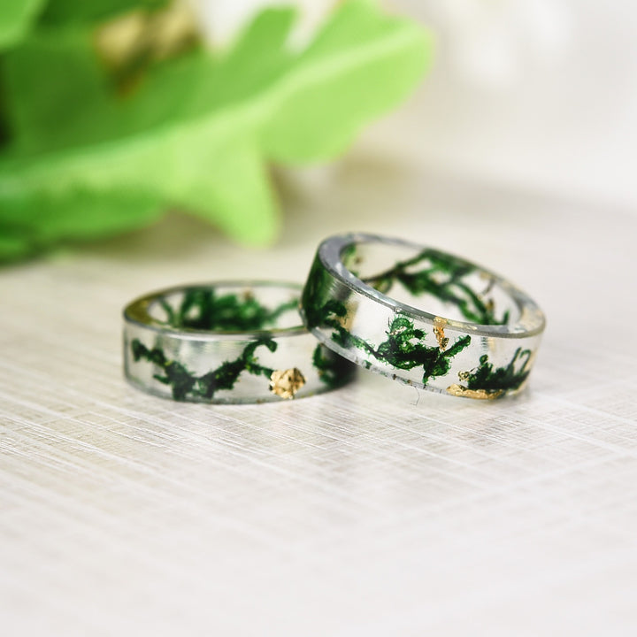 Nature's Imprint · Handmade Resin Ring with Dried Flowers & Gold Foil