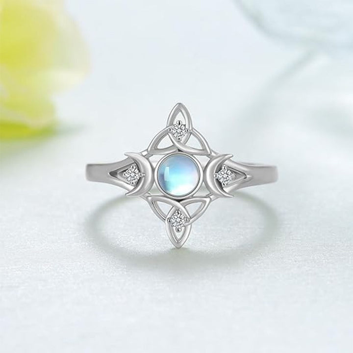 Vintage Witchy Moonstone Celtic Knot Ring