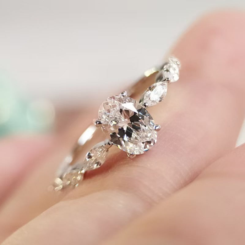 「Oval Glow」S925 Sterling Silver Oval Cut Pavé Ring