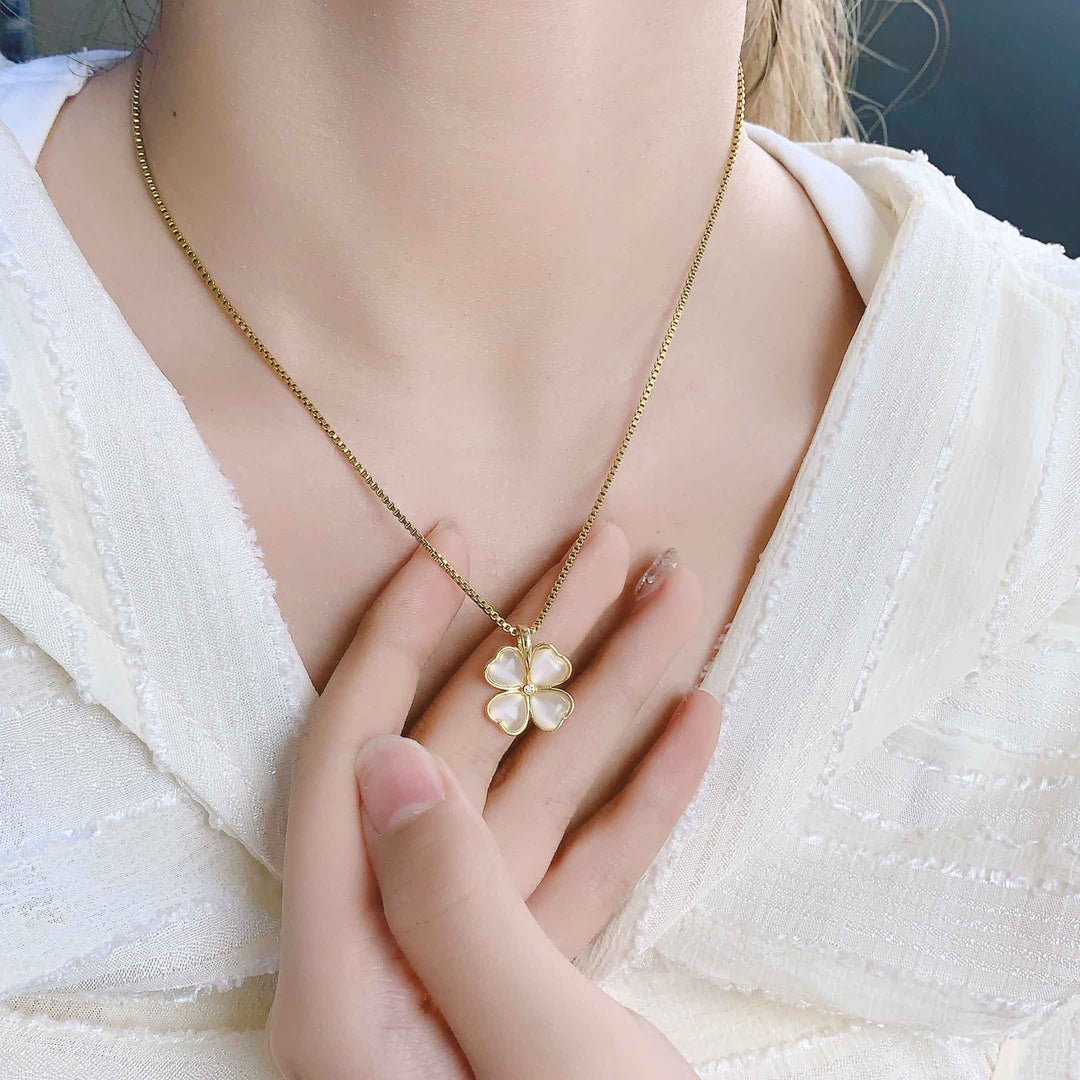 Lucky Four Leaf Clover Cat's Eye Necklace