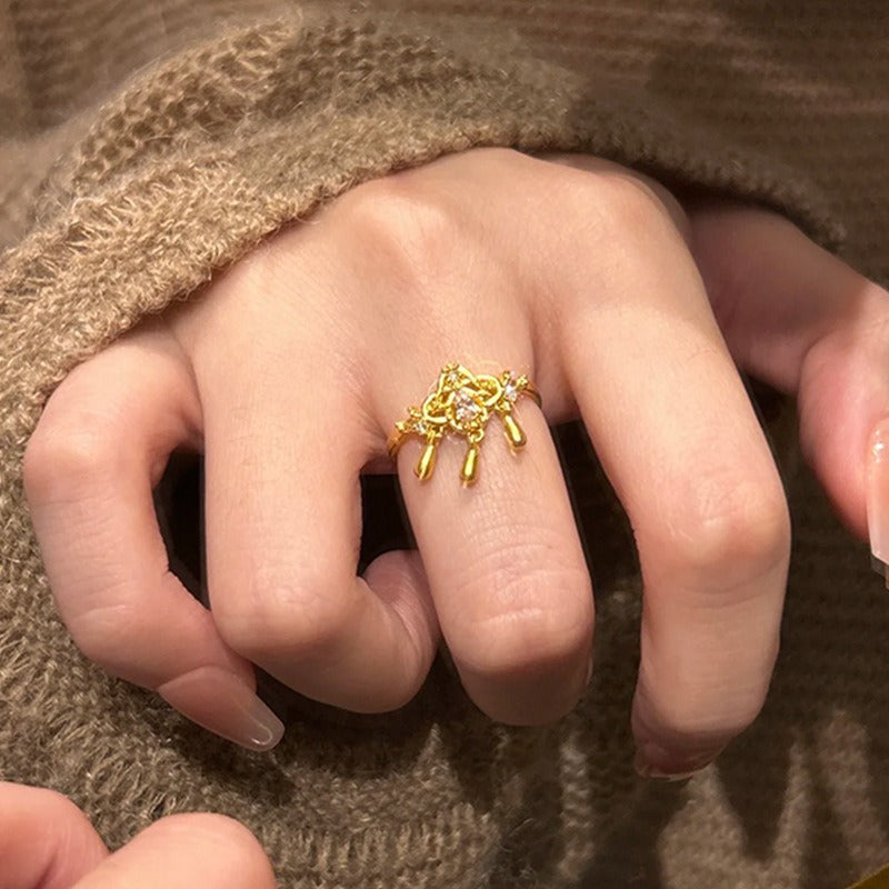 Vintage Court Lace Teardrop Tassel Adjustable Ring