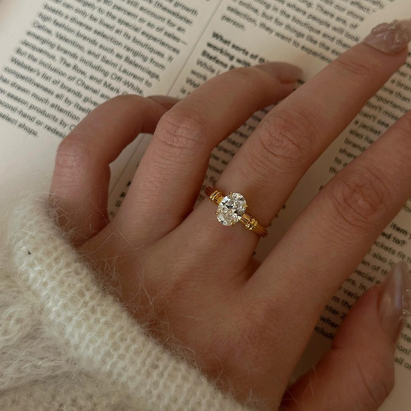 18K Gold / White Gold Oval Cut Moissanite Rope Twist Adjustable Ring