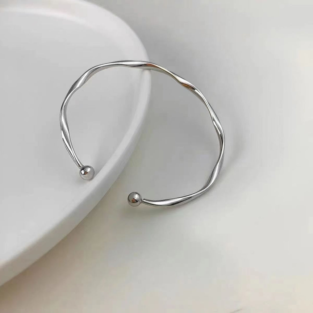 18K Gold / White Gold Mobius Twisted Cuff Bracelet