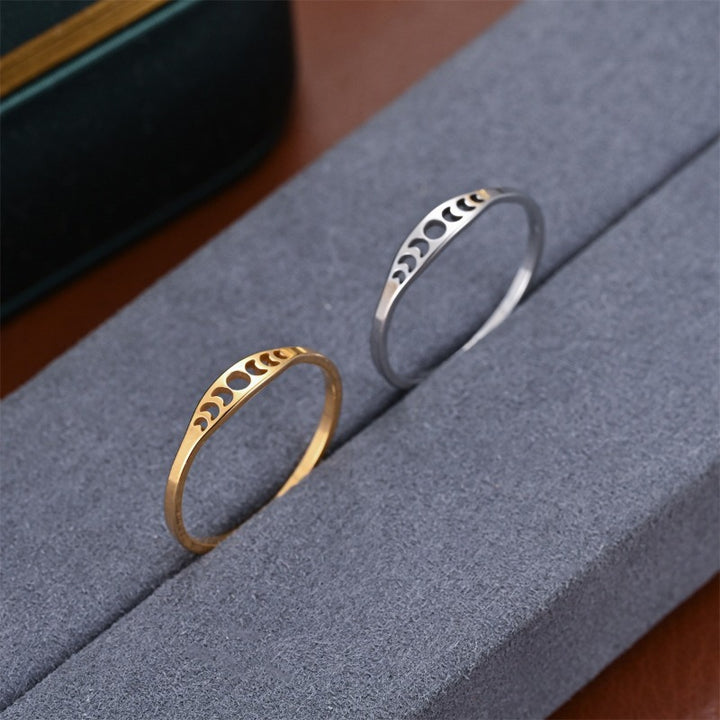 Moon Whisper 18K Gold/White Gold Moon Phase Ring