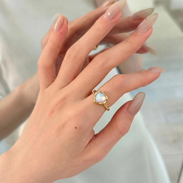 Moonlight Balance Vintage Heart Moonstone Ring