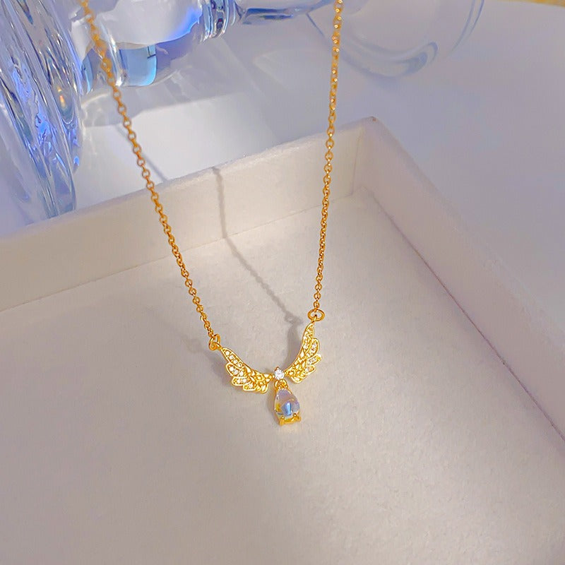 S925 Silver Angel Wings Moonstone Necklace Romantic Iridescent Drop Clavicle Chain