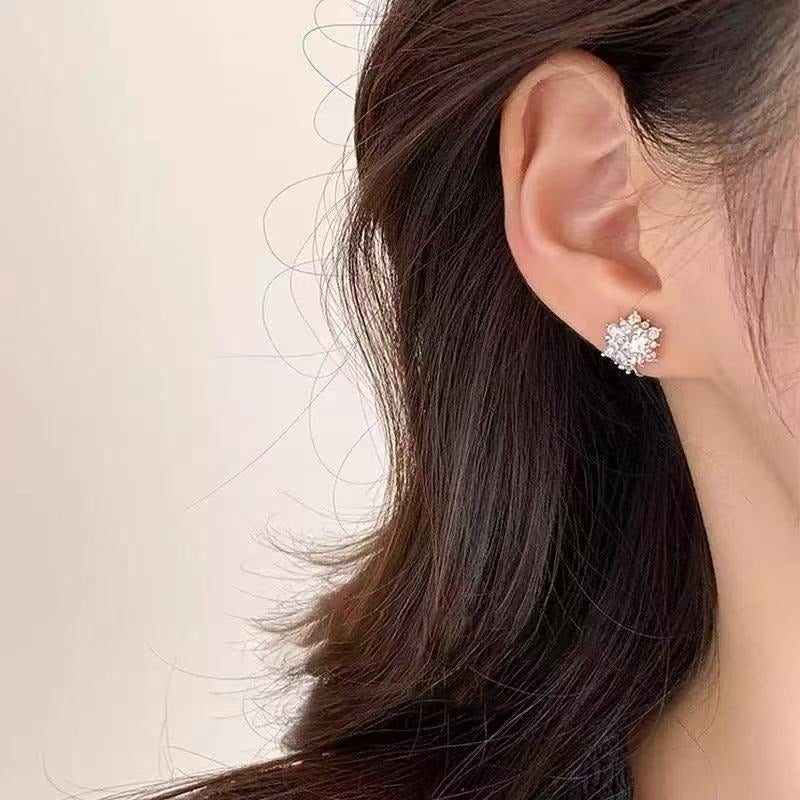 S925 Silver Brilliant Snowflake Pavé Stud Earrings Winter Romantic Jewelry