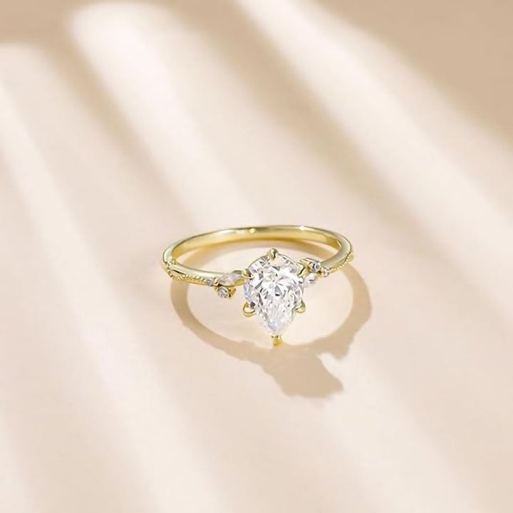 「Pear Vow」Vintage Milgrain Pear Cut Ring