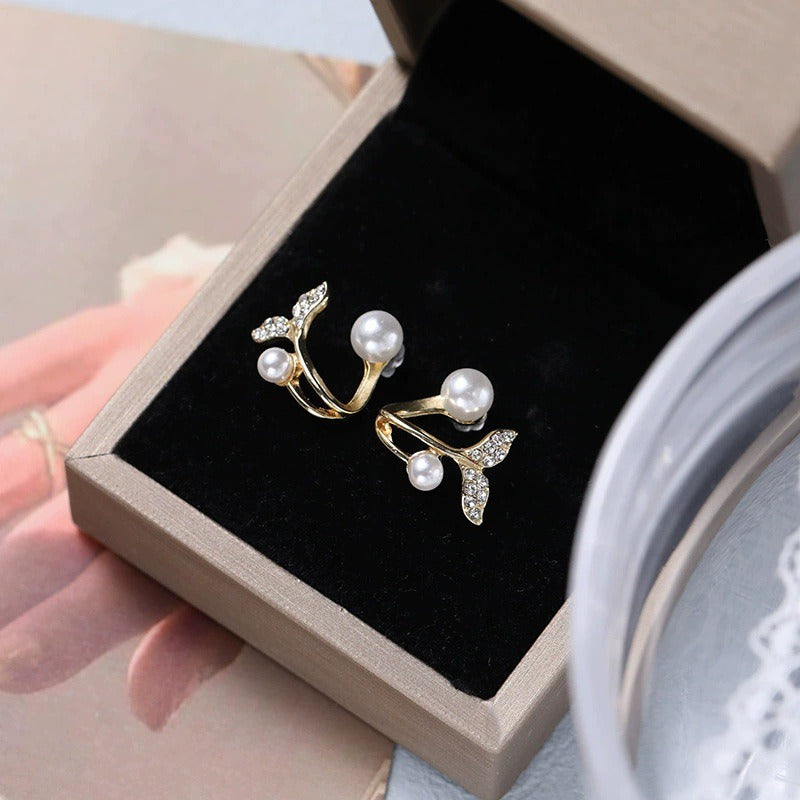 「Mermaid Tail」Layered Pearl & Crystal Stud Earrings