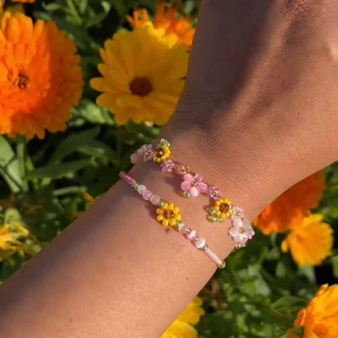 Handmade Daisy Bloom Crystal Beaded Flower Bracelet