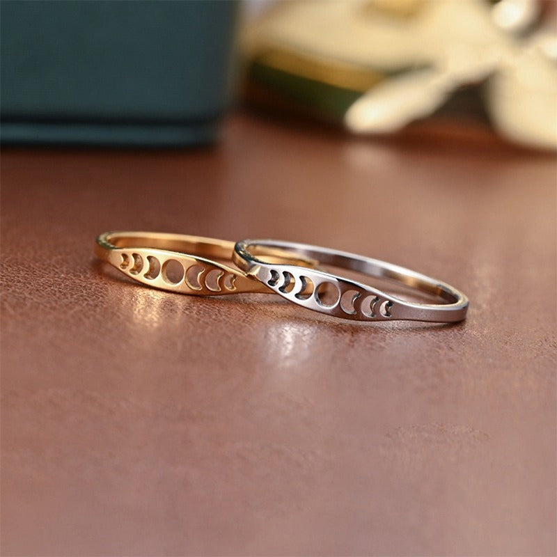 Moon Whisper 18K Gold/White Gold Moon Phase Ring