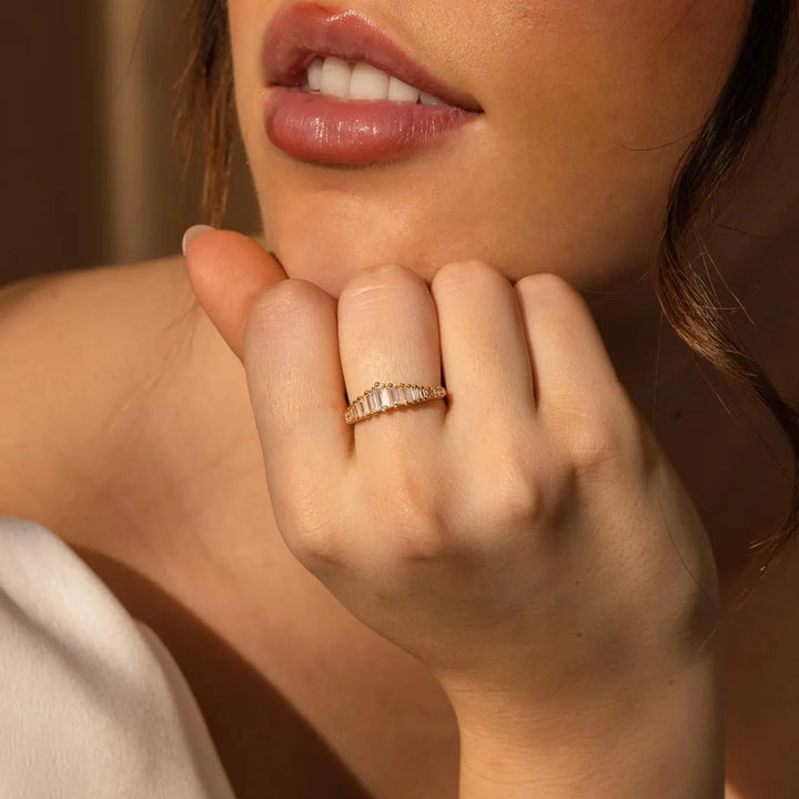 S925 Sterling Silver Baguette-Cut Moissanite Curved Band