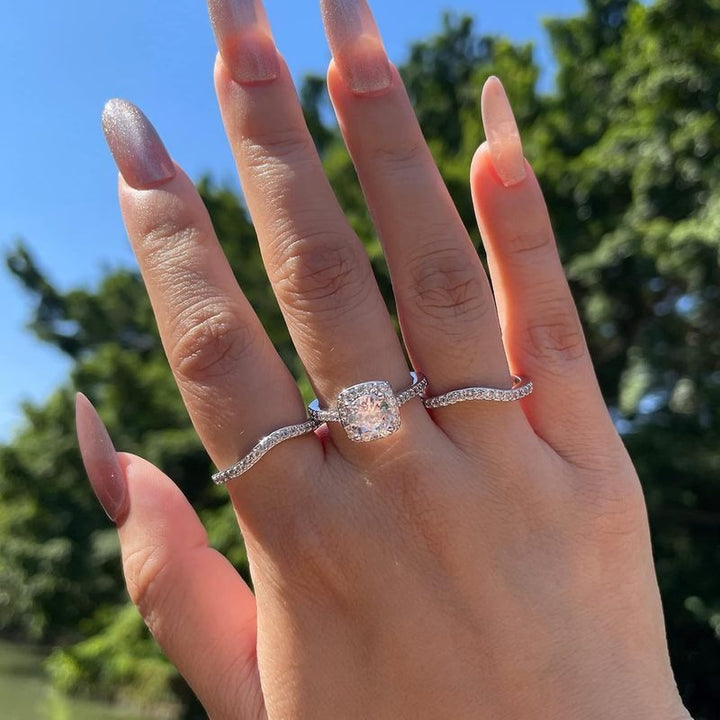 「Cushion Glow」3-Piece Stackable Ring Set