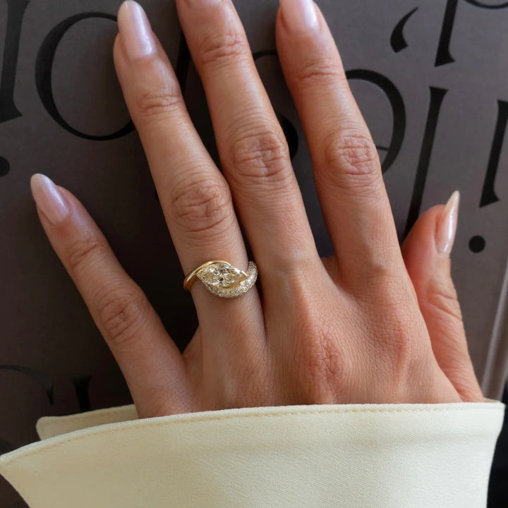 「Marquise Glow」Twisted Band Pavé Ring