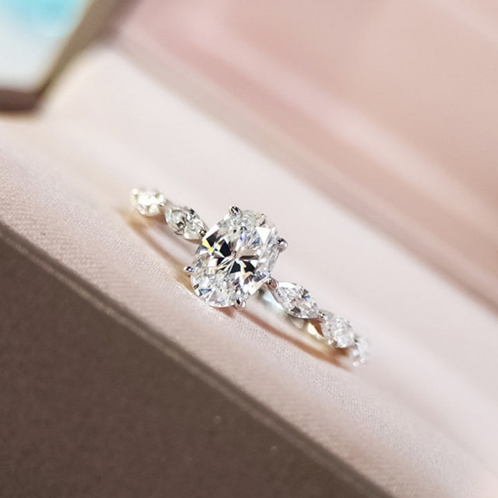 「Oval Glow」S925 Sterling Silver Oval Cut Pavé Ring