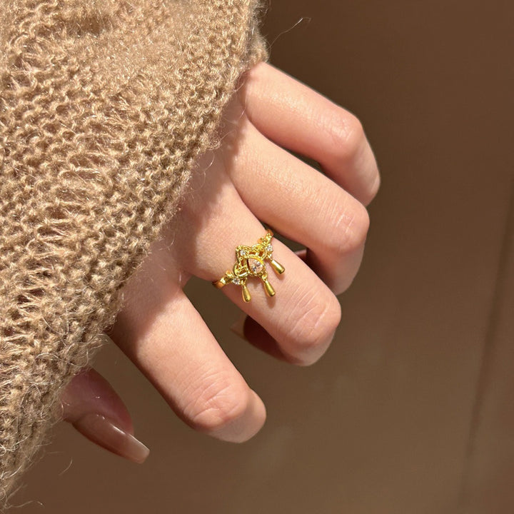 Vintage Court Lace Teardrop Tassel Adjustable Ring