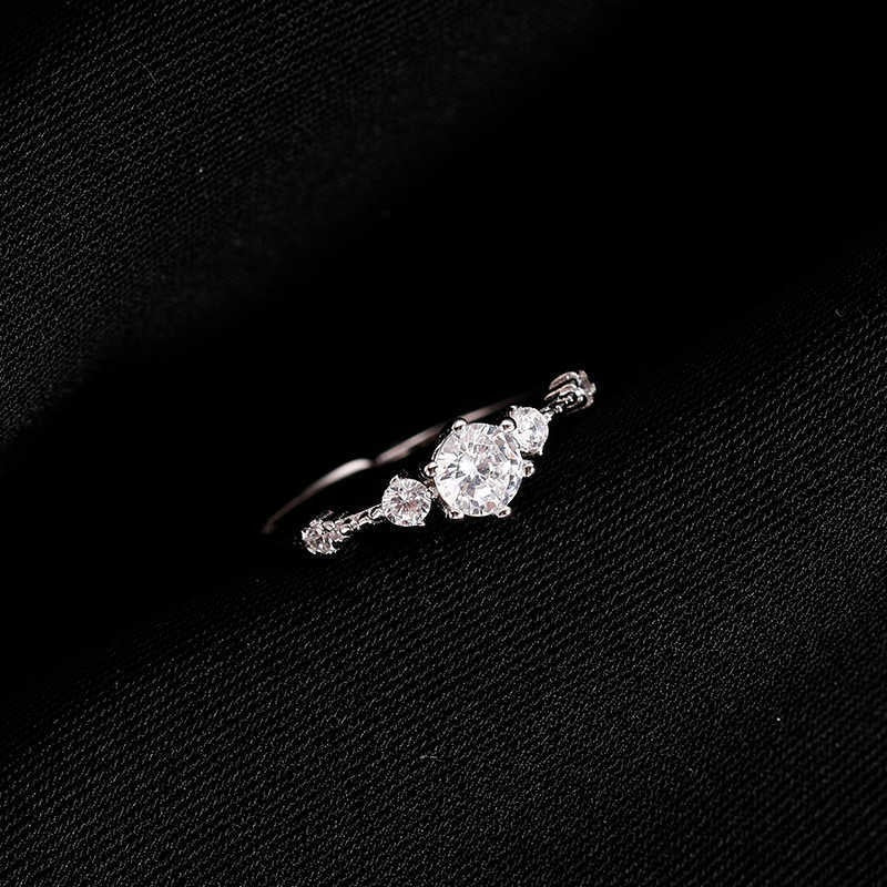 18K White Gold D Color Moissanite Ring