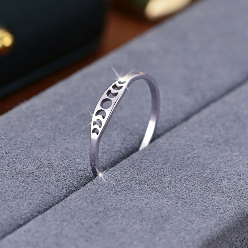 Moon Whisper 18K Gold/White Gold Moon Phase Ring