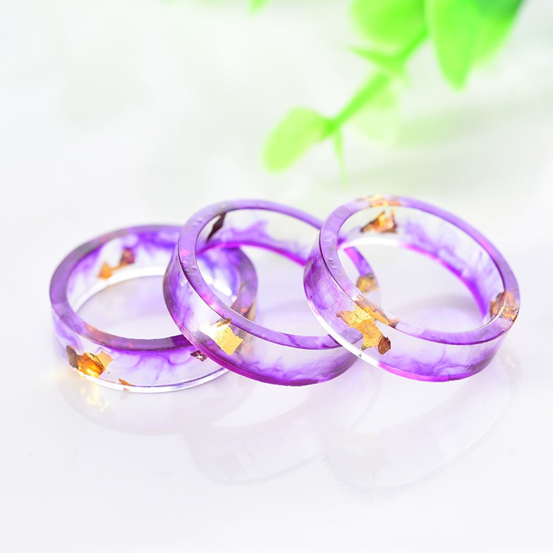 Nature's Imprint · Handmade Resin Ring with Dried Flowers & Gold Foil