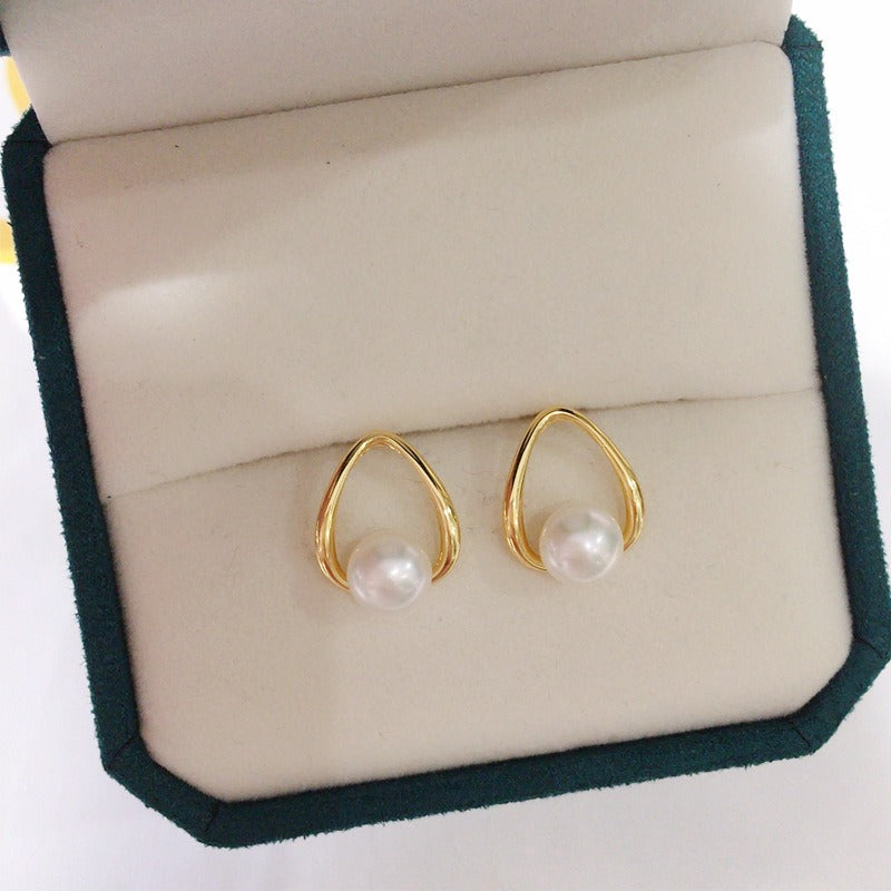 「Droplet Glow」Minimalist Triangle Pearl Stud Earrings