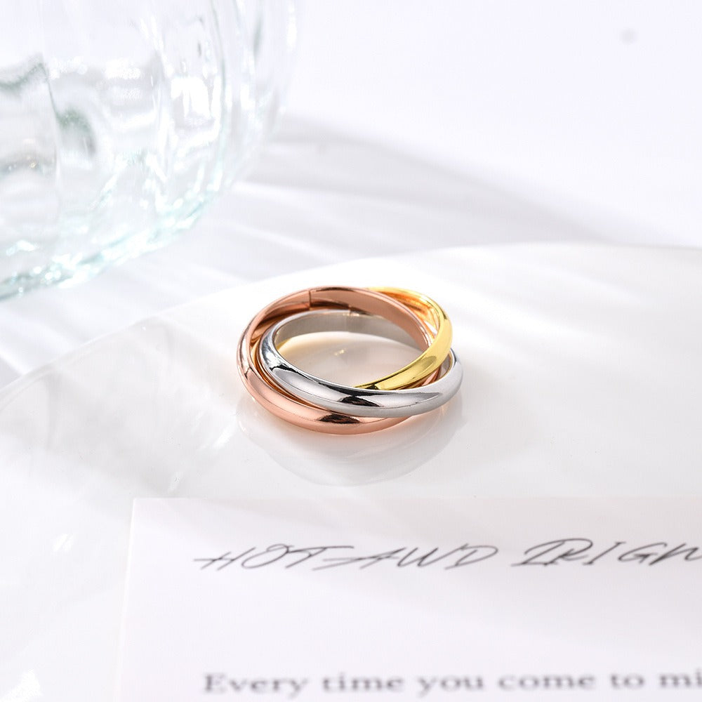 Classic Trinity Three-Tone Interlocking Ring