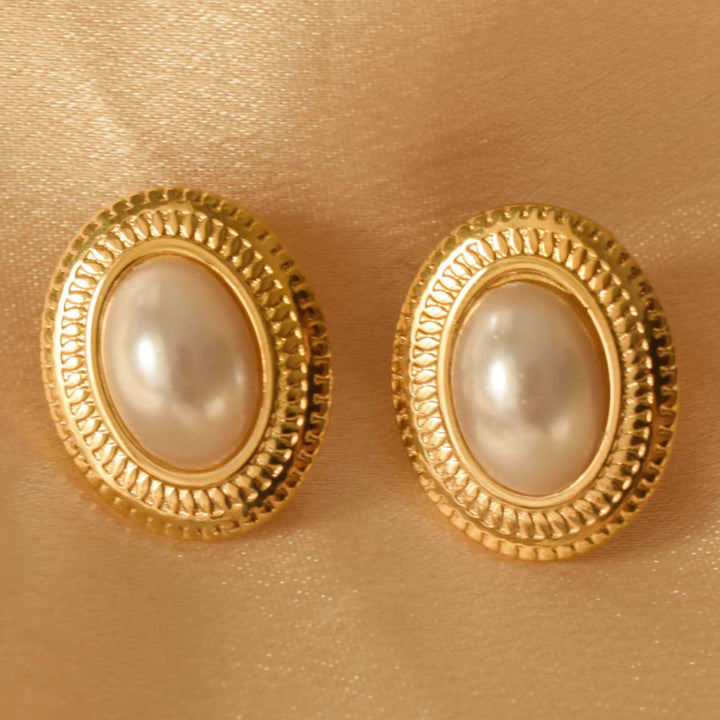 18K Gold Vintage Textured Pearl Stud Earrings Retro Geometric Metal Earrings