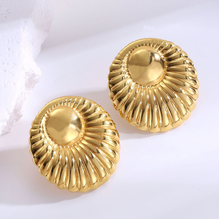 18K Gold Vintage Textured Pearl Stud Earrings Retro Geometric Metal Earrings