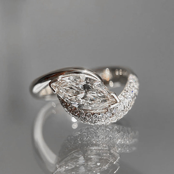 「Marquise Glow」Twisted Band Pavé Ring