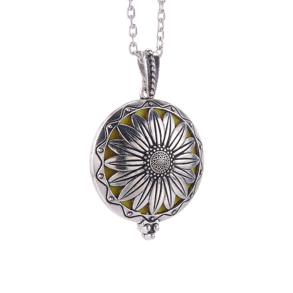 Vintage Antique Bronze/Silver Aromatherapy Essential Oil Diffuser Necklace