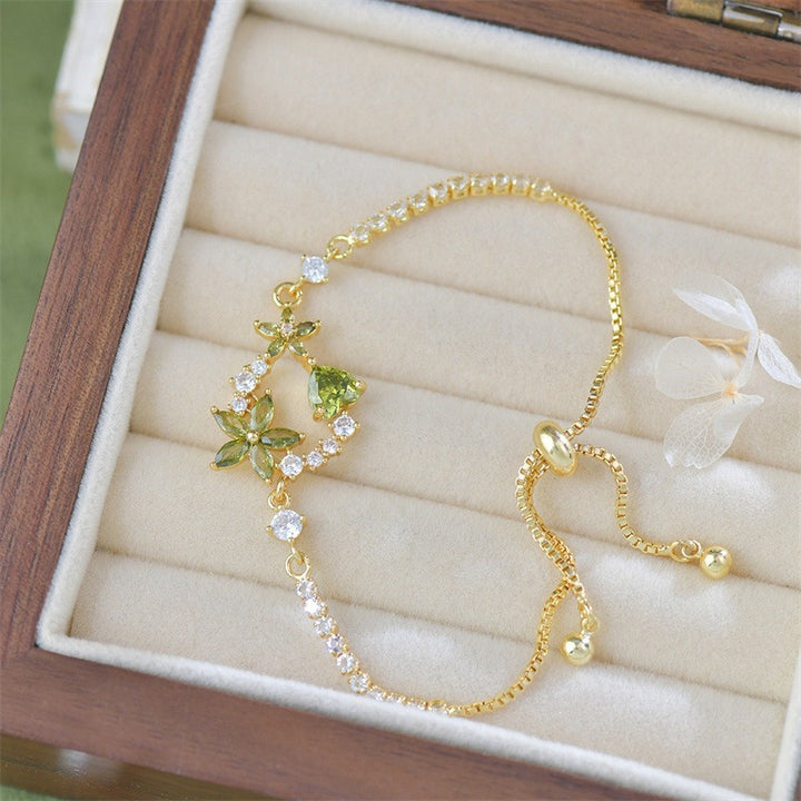 「Bloom & Heart」18K Gold Floral Heart Adjustable Bracelet
